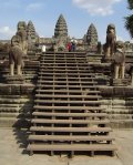 Eingangstreppe zum Angkor Wat Tempel