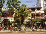Belebtes Strassencafe in Vientiane